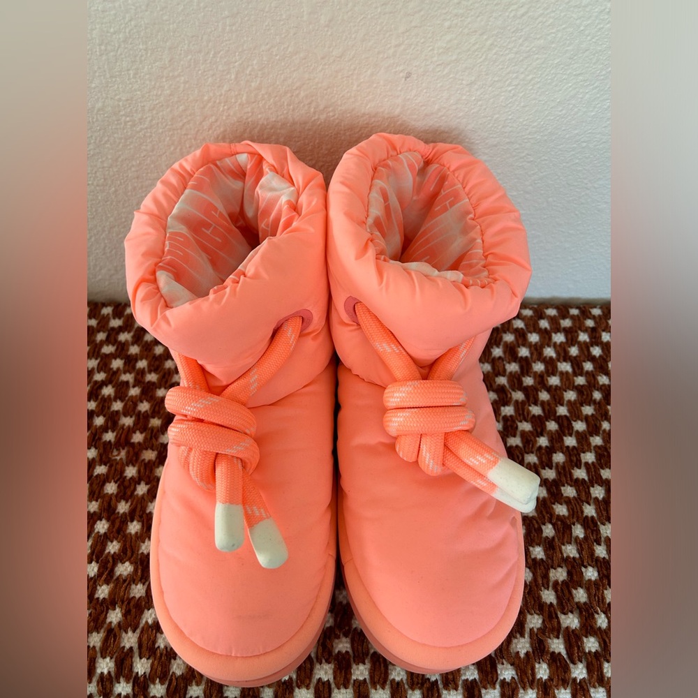 UGG Puffy Short Booties, women’s size 9